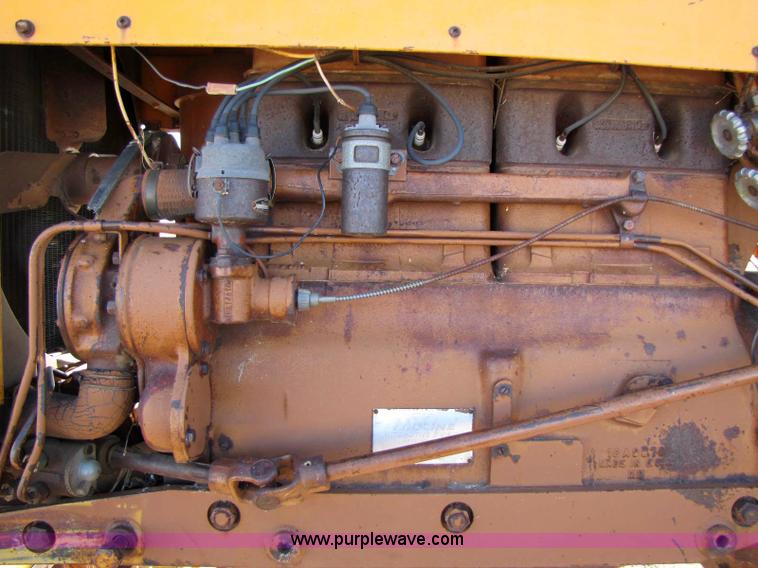 image for item 8345 1963 Minneapolis Moline 336-4 propane tractor