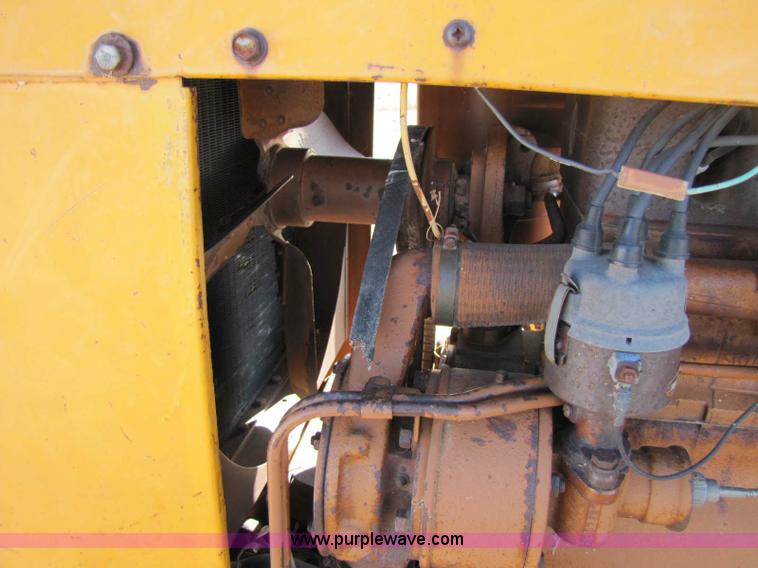 image for item 8345 1963 Minneapolis Moline 336-4 propane tractor