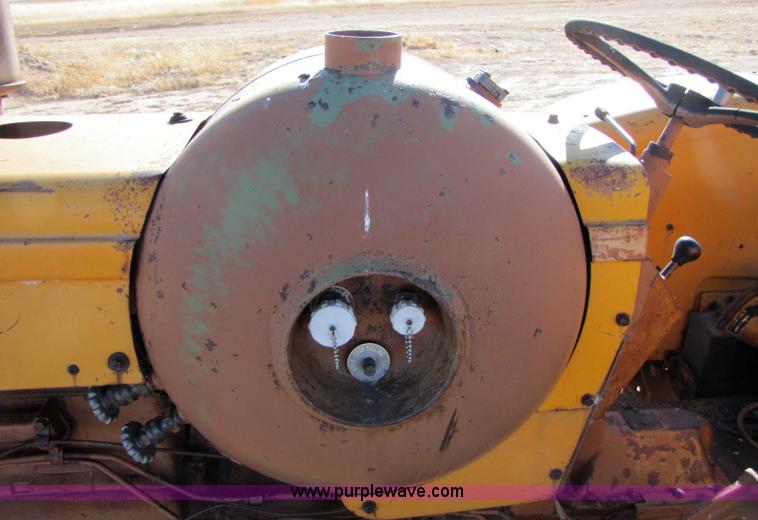 image for item 8345 1963 Minneapolis Moline 336-4 propane tractor