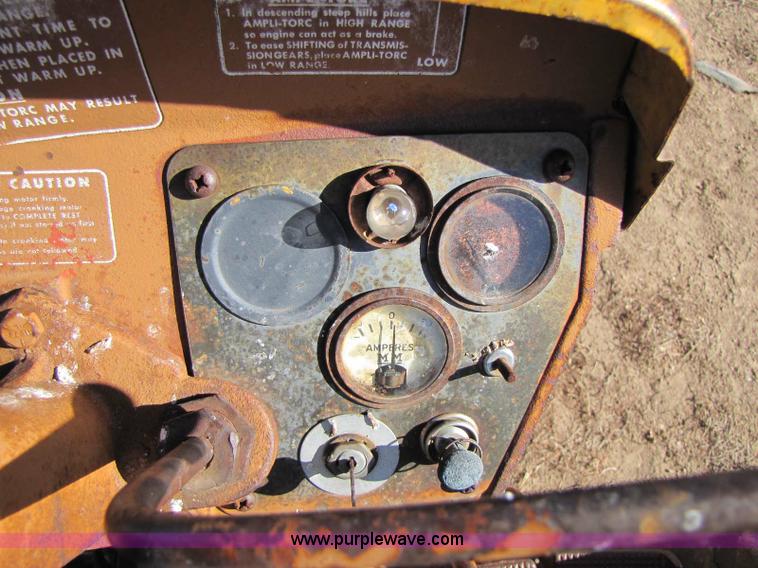 image for item 8345 1963 Minneapolis Moline 336-4 propane tractor