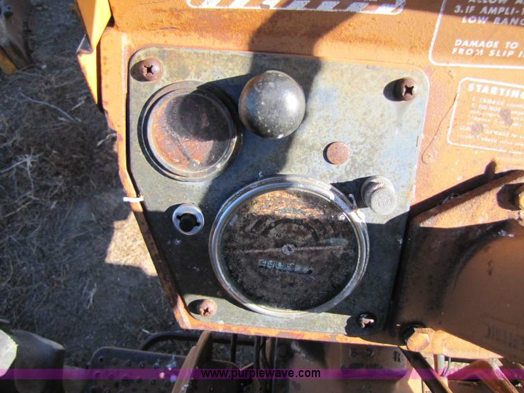 image for item 8345 1963 Minneapolis Moline 336-4 propane tractor