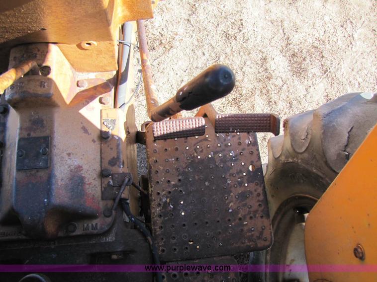 image for item 8345 1963 Minneapolis Moline 336-4 propane tractor