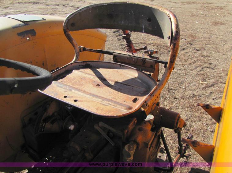 image for item 8345 1963 Minneapolis Moline 336-4 propane tractor