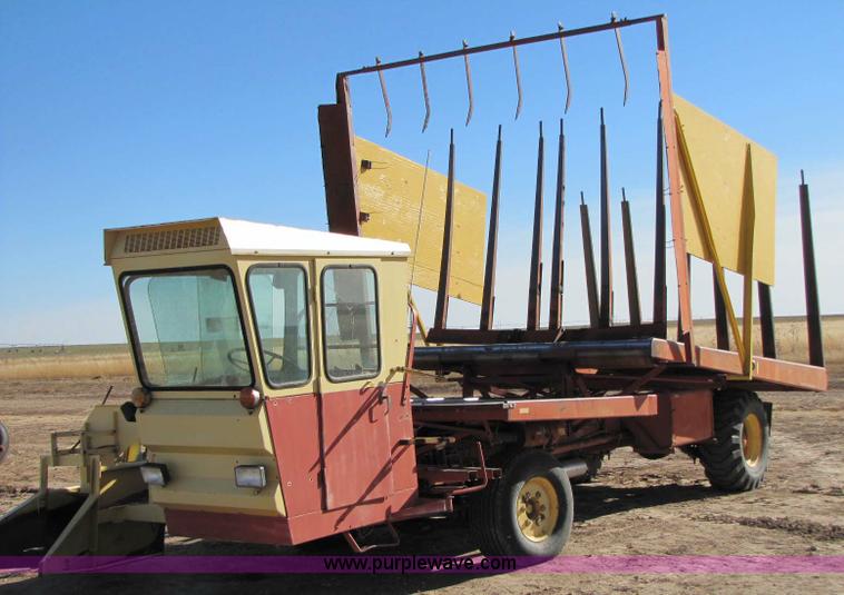 image for item 8346 New Holland 1049 stack cruiser