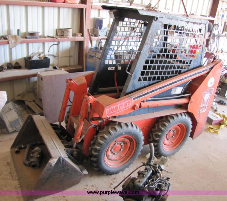 image for item 9011 Thomas A404T83S skid steer