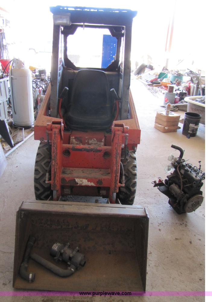 image for item 9011 Thomas A404T83S skid steer