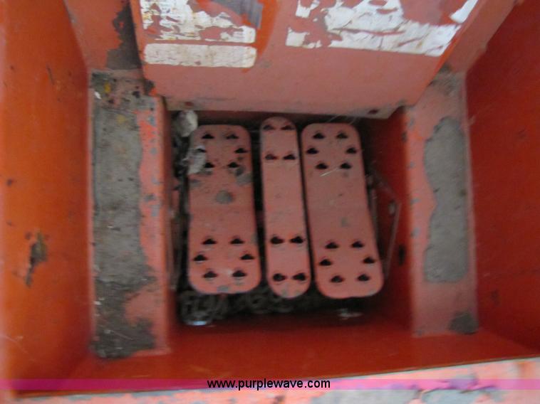 image for item 9011 Thomas A404T83S skid steer