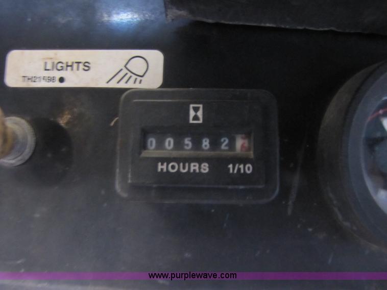 image for item 9011 Thomas A404T83S skid steer