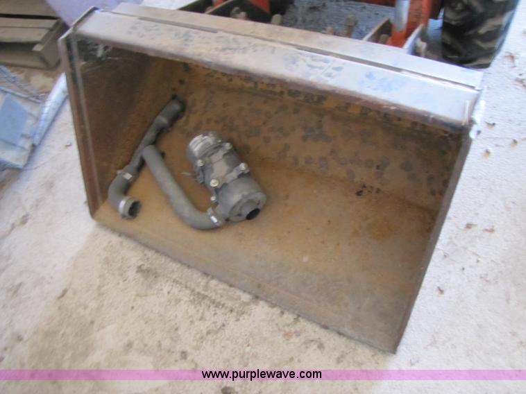 image for item 9011 Thomas A404T83S skid steer