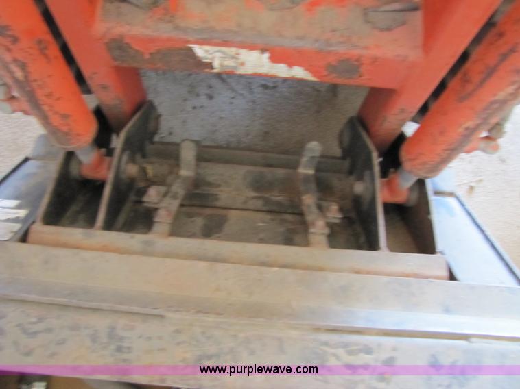 image for item 9011 Thomas A404T83S skid steer