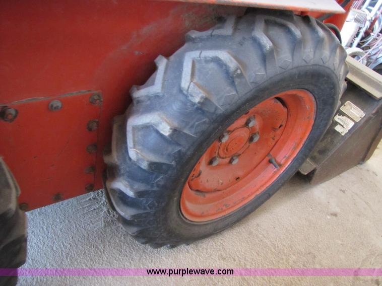 image for item 9011 Thomas A404T83S skid steer