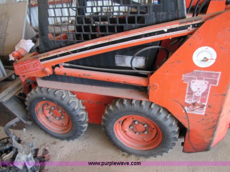 image for item 9011 Thomas A404T83S skid steer