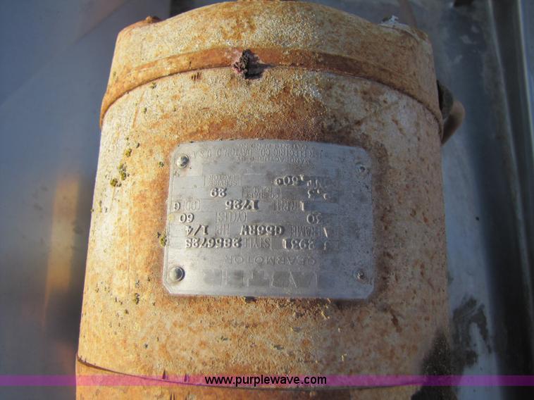 image for item 9012 Em-Bee 250 gallon bulk milk tank