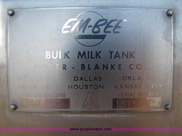 image for item 9012 Em-Bee 250 gallon bulk milk tank