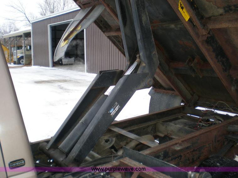 image for item 1201 1997 Chevrolet K3500 truck with dump bed and snow plow