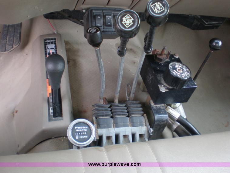 image for item 1201 1997 Chevrolet K3500 truck with dump bed and snow plow