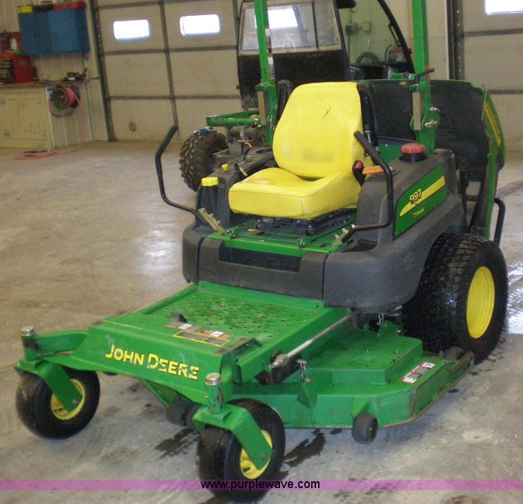 image for item 1202 2007 John Deere 997 Z Trac mower