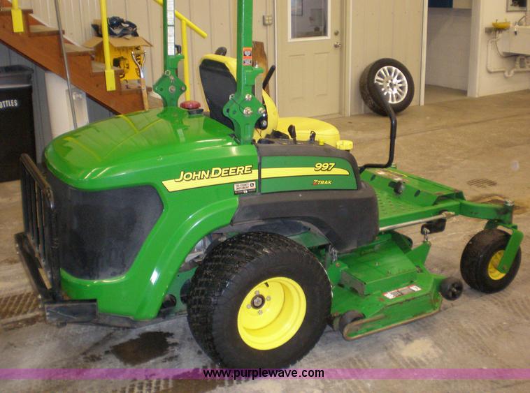image for item 1202 2007 John Deere 997 Z Trac mower
