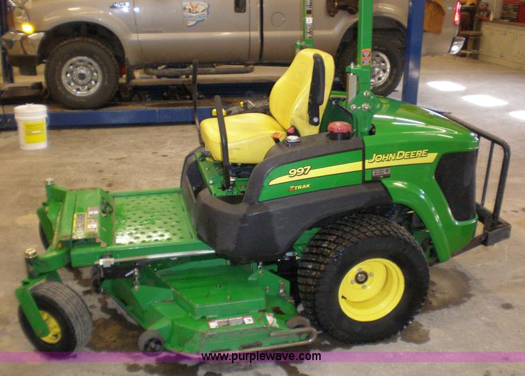 image for item 1203 2007 John Deere 997 Z Trac mower