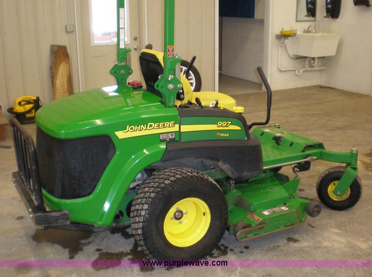 image for item 1203 2007 John Deere 997 Z Trac mower