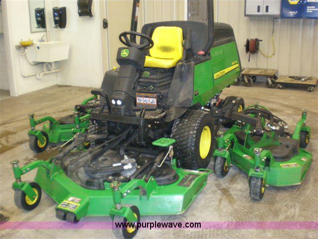 image for item 1208 2007 John Deere 1600 wide area mower