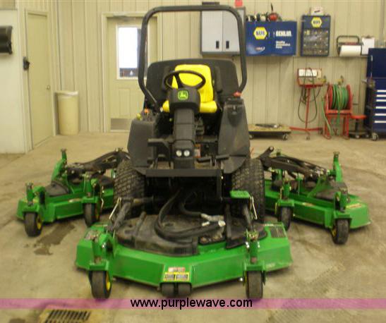 image for item 1208 2007 John Deere 1600 wide area mower