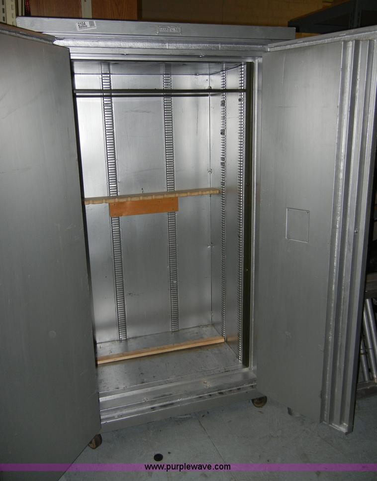 image for item 2104 Safe cabinet
