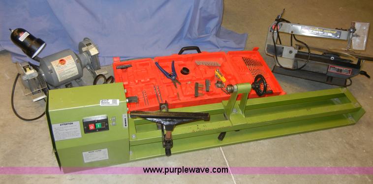 image for item 2117 Assorted tools