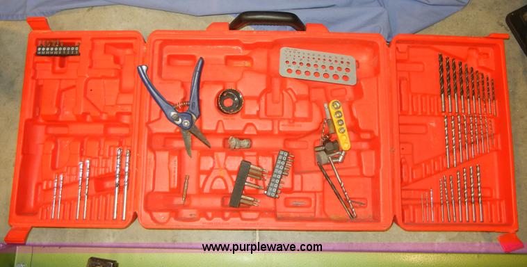 image for item 2117 Assorted tools