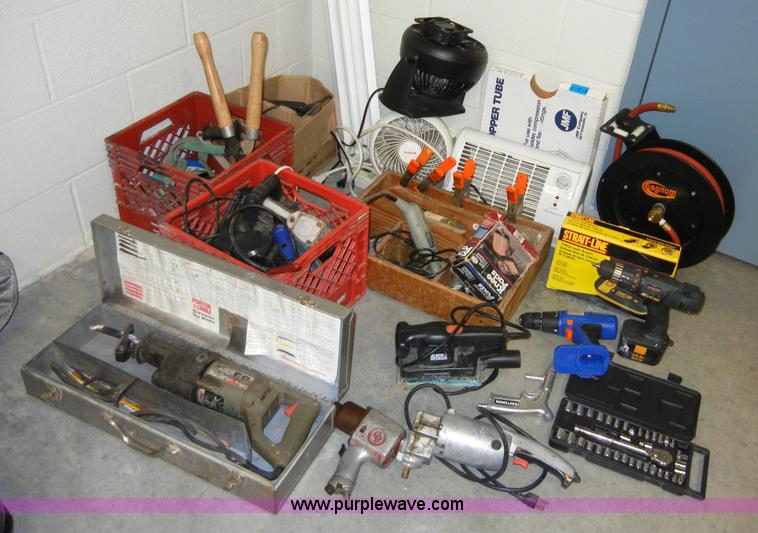 image for item 2117 Assorted tools