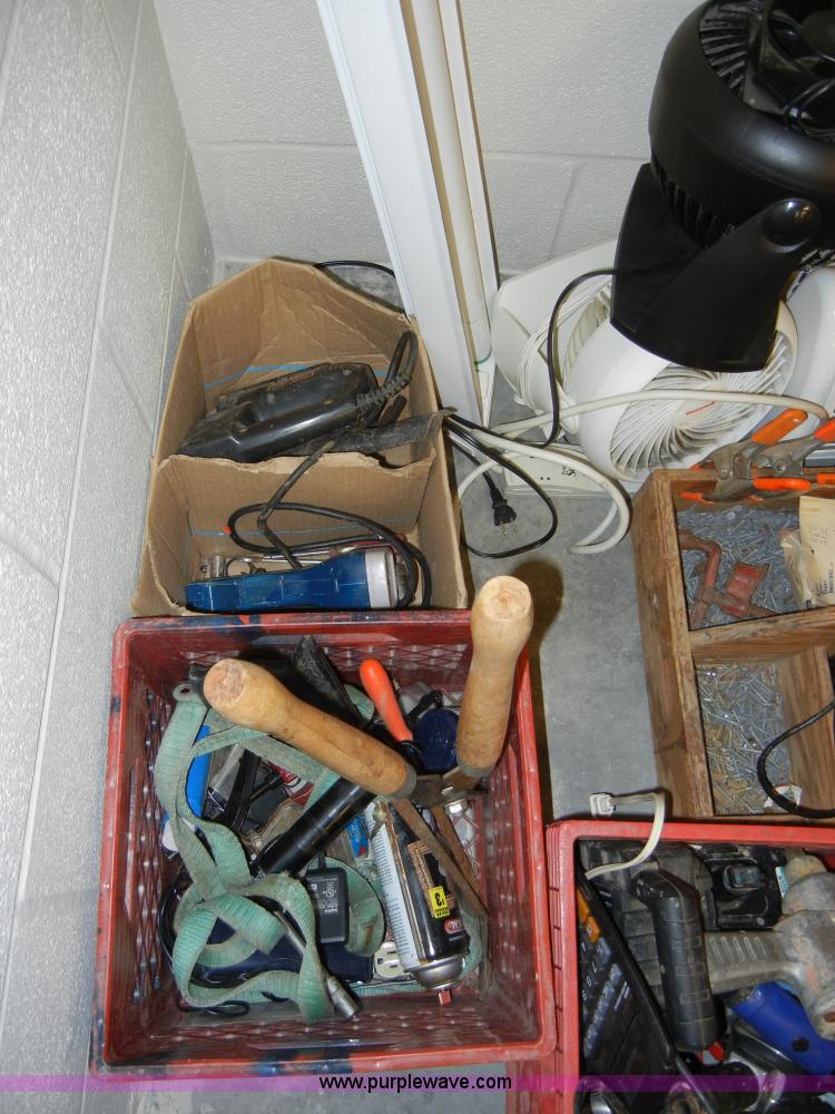 image for item 2117 Assorted tools