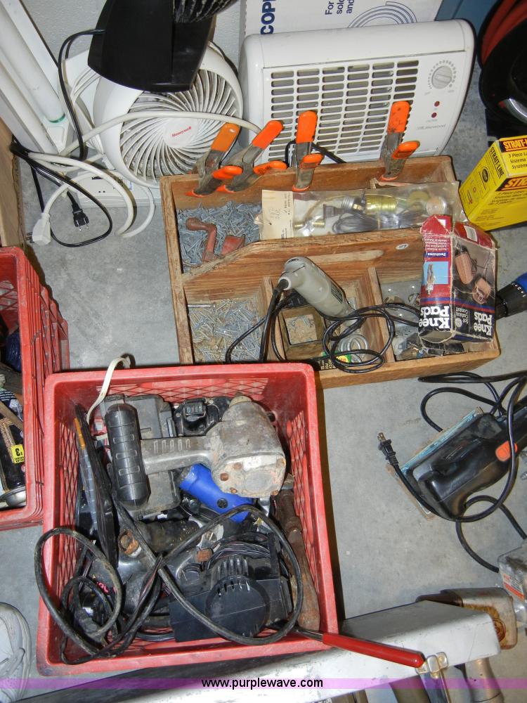 image for item 2117 Assorted tools