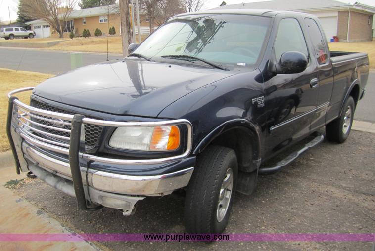 image for item 2988 2003 Ford F150 XLT Supercab pickup truck