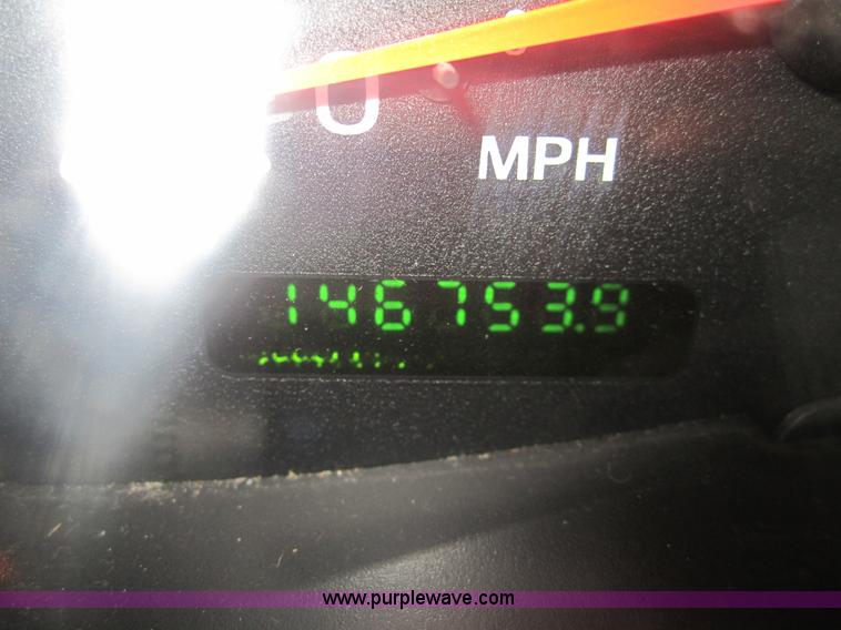 image for item 2988 2003 Ford F150 XLT Supercab pickup truck