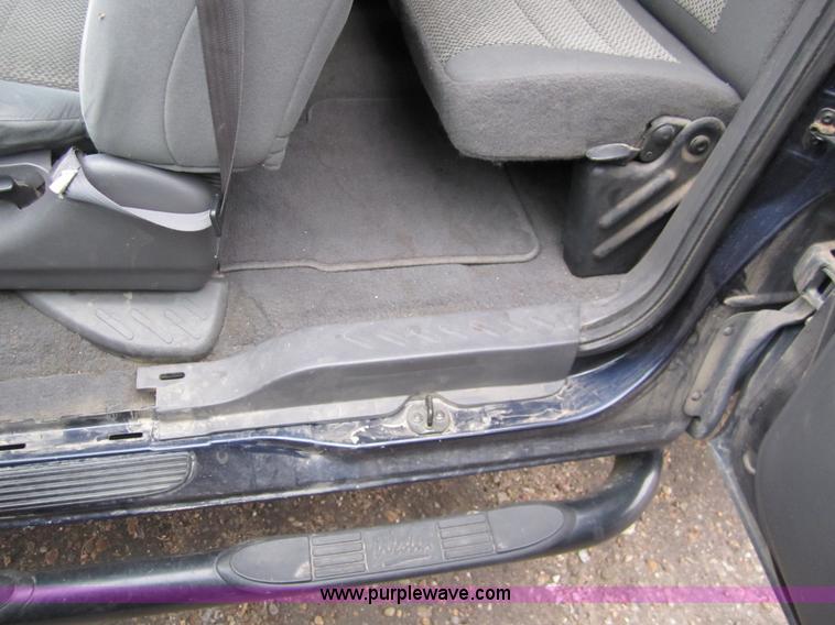 image for item 2988 2003 Ford F150 XLT Supercab pickup truck