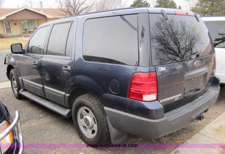 image for item 2989 2004 Ford Expedition XLT
