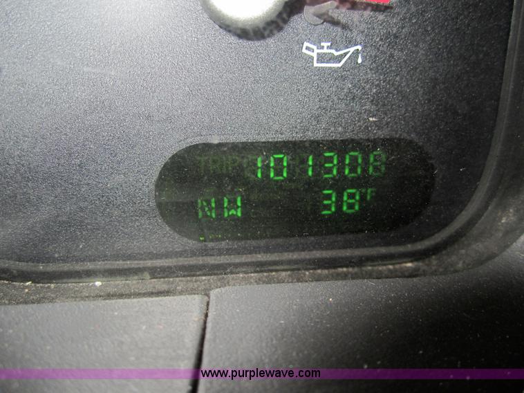 image for item 2989 2004 Ford Expedition XLT