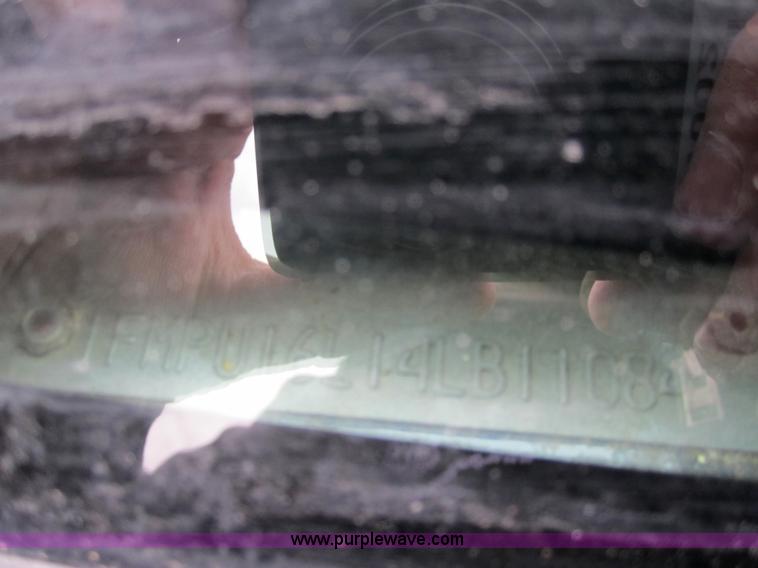 image for item 2989 2004 Ford Expedition XLT