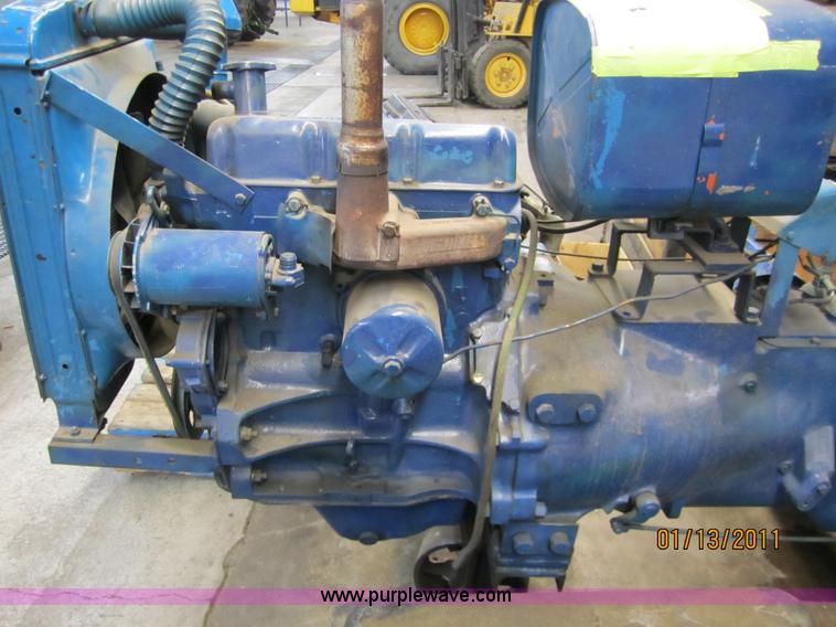 image for item 3271 Ford tractor drive train