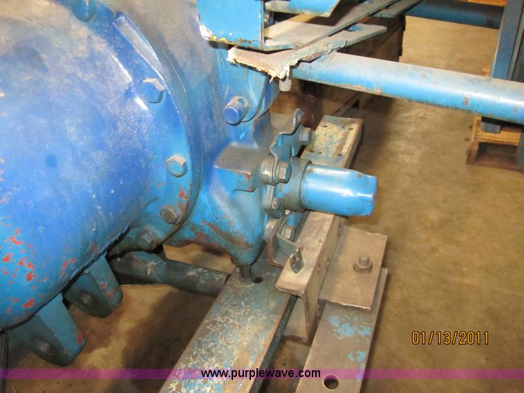 image for item 3271 Ford tractor drive train