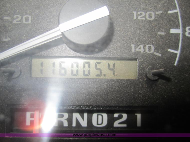 image for item 3324 1993 Ford F150 XLT pickup truck