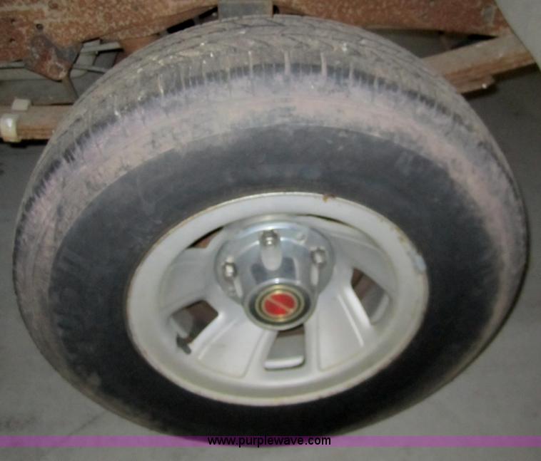 image for item 3325 1993 Ford F150 XLT pickup truck