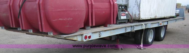 image for item 3332 1992 28' flatbed trailer