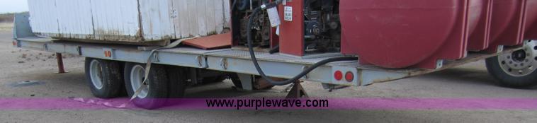 image for item 3332 1992 28' flatbed trailer