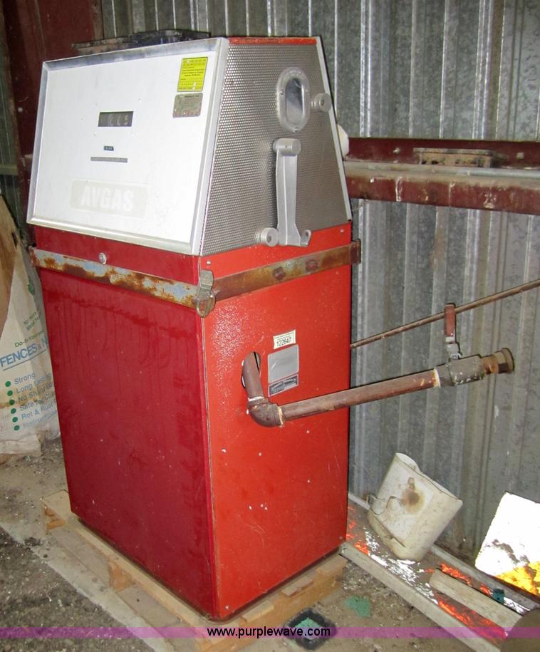 image for item 3332 1992 28' flatbed trailer