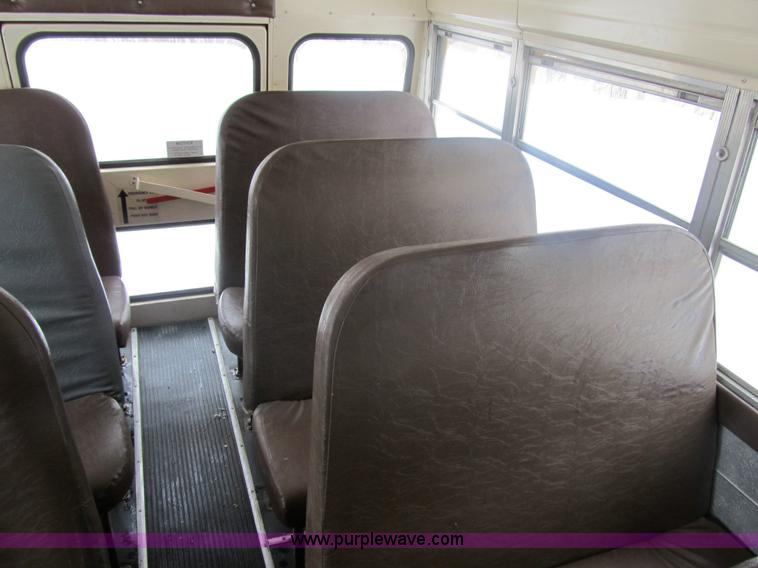 image for item 3599 1994 Ford B700 school bus