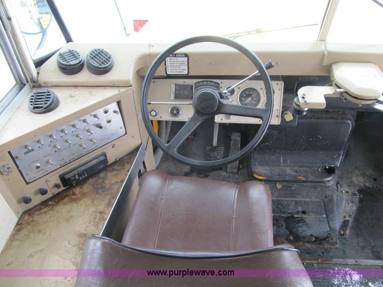 image for item 3599 1994 Ford B700 school bus