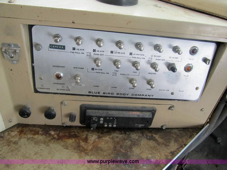 image for item 3599 1994 Ford B700 school bus