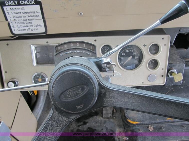 image for item 3599 1994 Ford B700 school bus