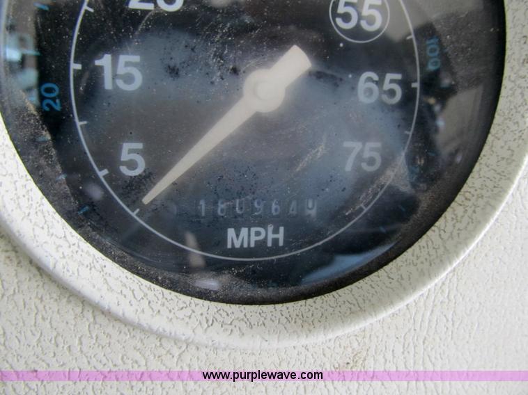 image for item 3599 1994 Ford B700 school bus